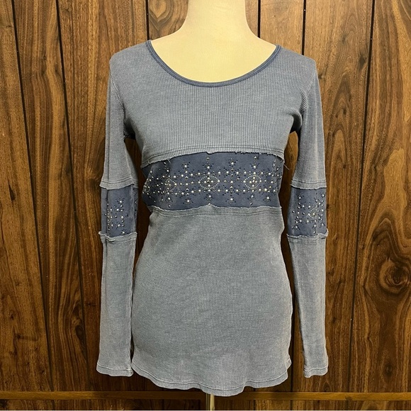 Vocal Blue Ribbed Embellished Stretch Distressed Long Sleeve Pullover Top Sz M - Picture 1 of 7